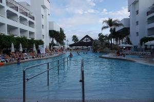 02 Piscine de l'hotel