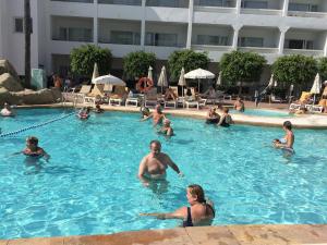03a Piscine de l'hotel 